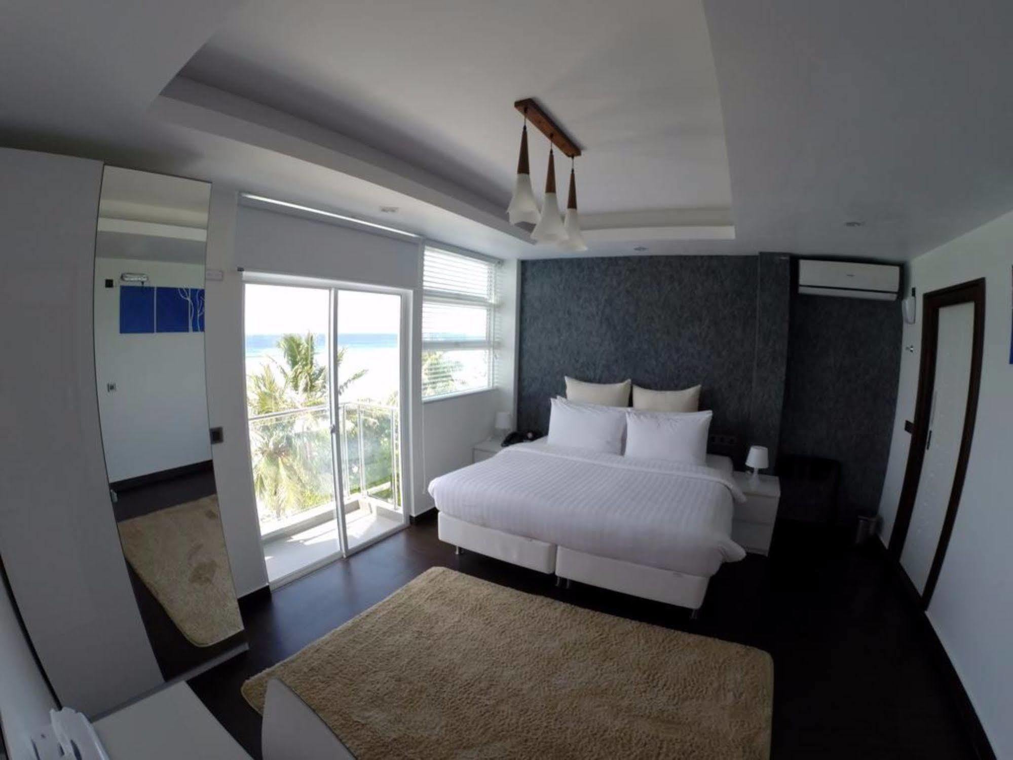 Airport Beach Hotel Hulhumale Εξωτερικό φωτογραφία