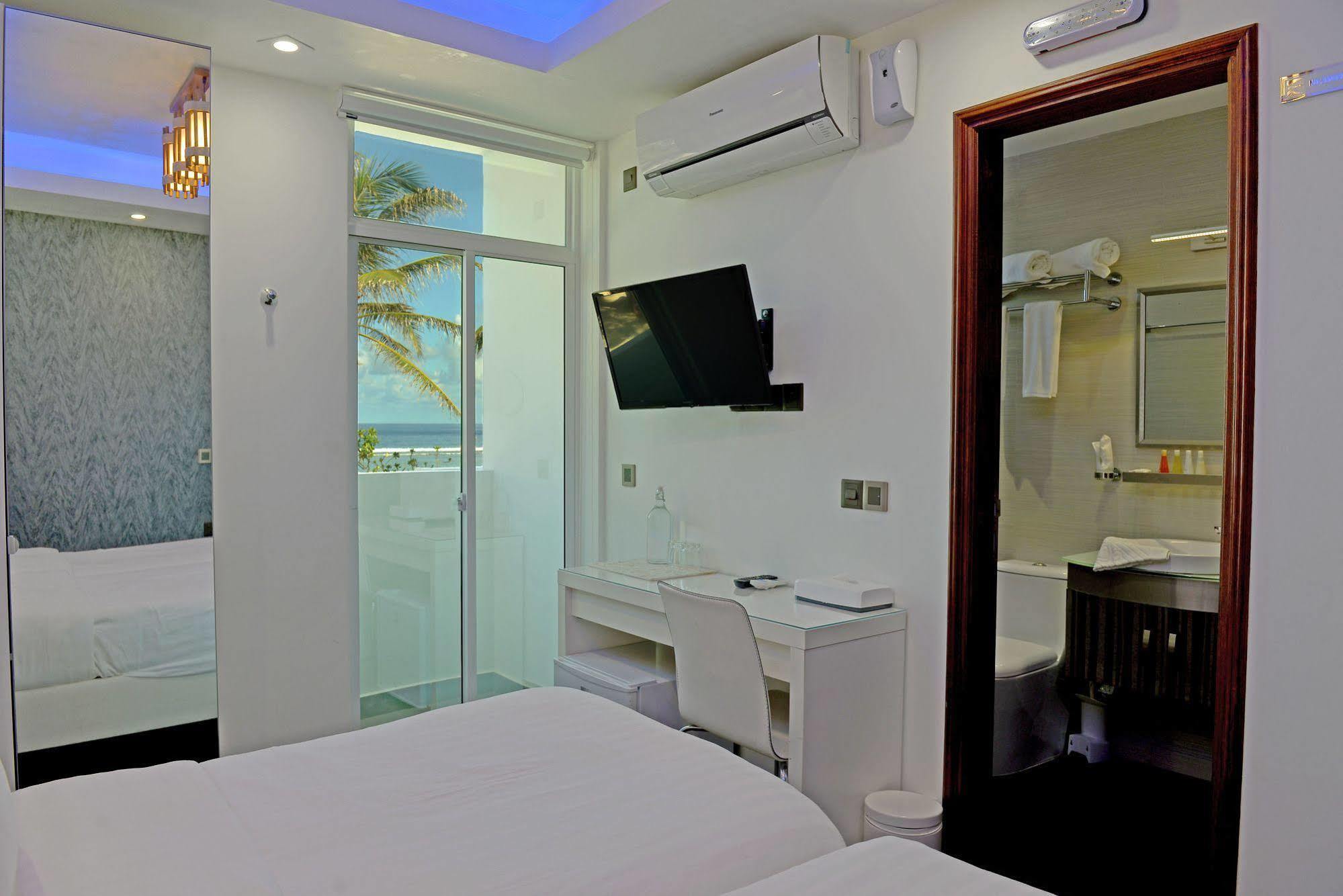 Airport Beach Hotel Hulhumale Εξωτερικό φωτογραφία