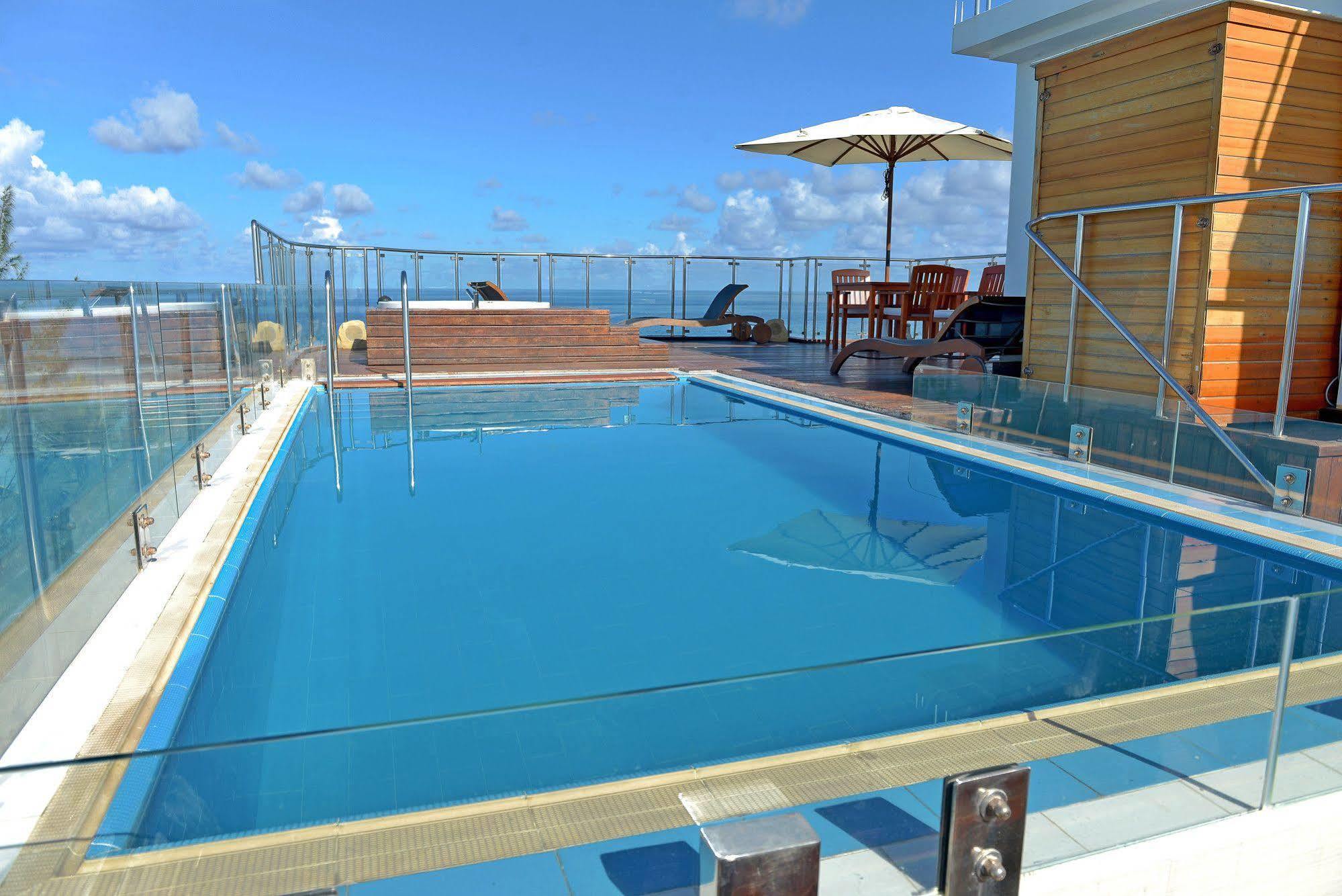 Airport Beach Hotel Hulhumale Εξωτερικό φωτογραφία